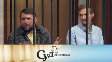 Активисты расправились с хозяином парикмахерской, где девушки работали топлес 08.07.2018