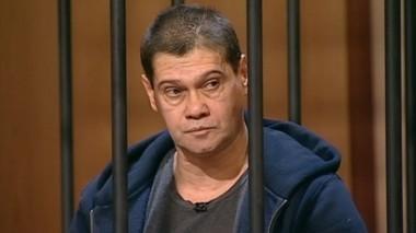 Мужчина попросил бомжей покинуть парк, а потом от слов перешел к делу... 16.07.2013