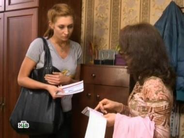 Женщина переживает за дочь, у которой появился возрастной любовник 01.08.2012
